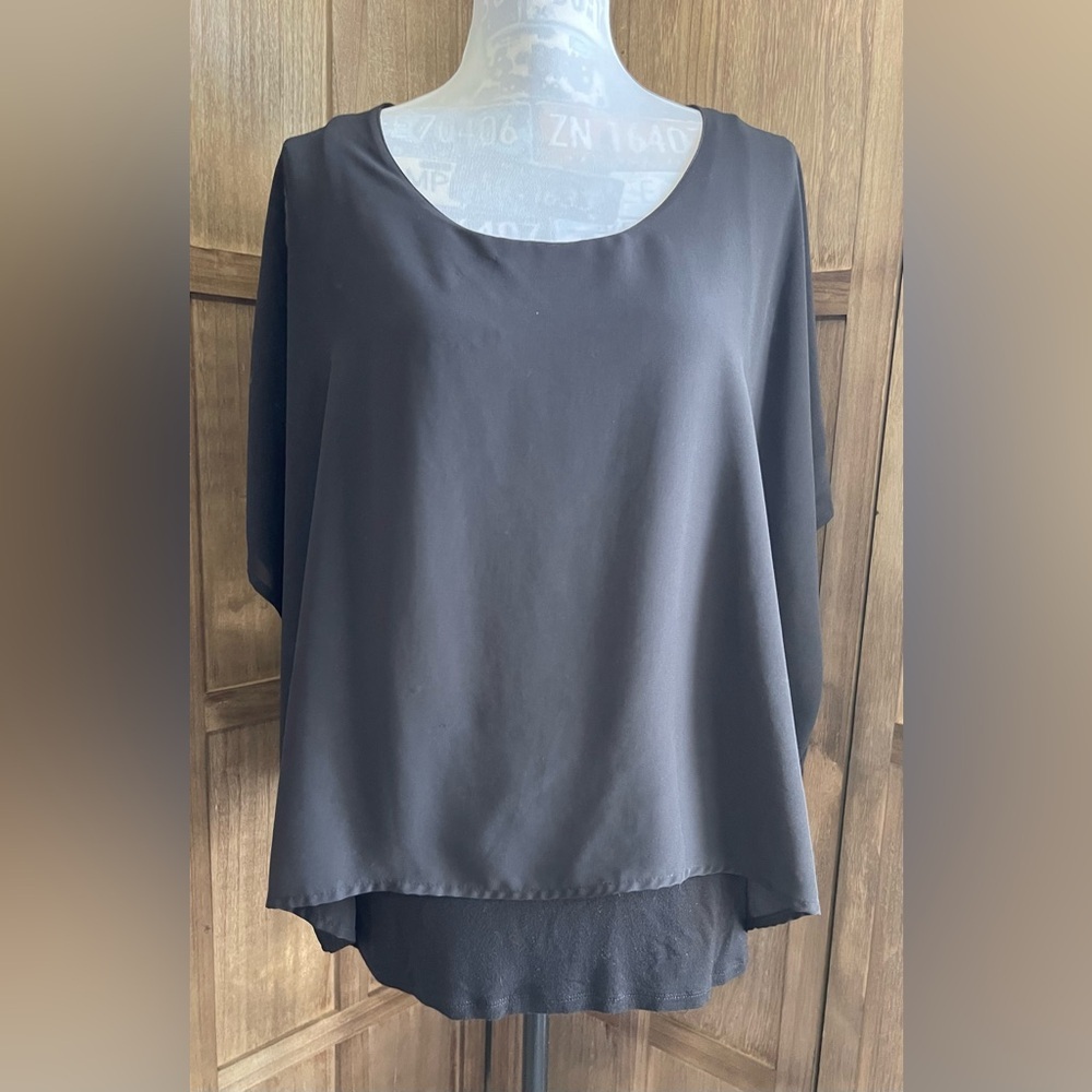 Women’s August Silk Layered Cut-out Sleeve Blouse.